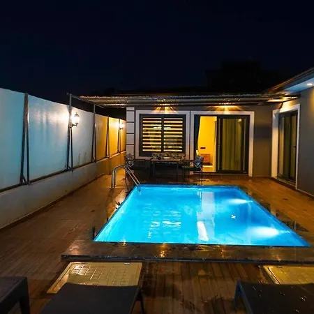 Mees / Kargi Hotel
