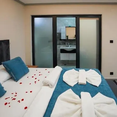 Mees / Kargi Hotel